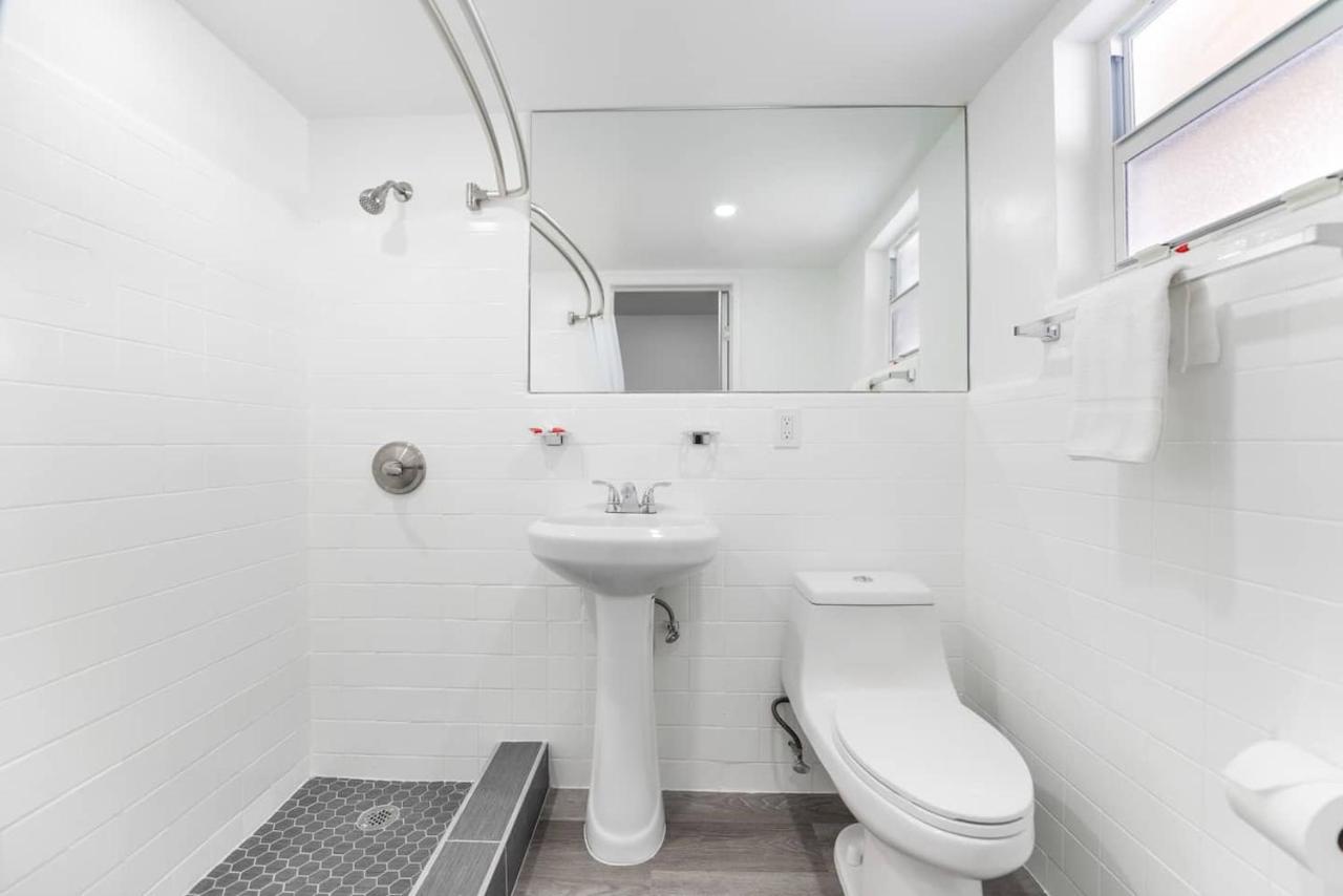 Fantastic 1 Bedroom With Pool Steps From The Beach #43 Hollywood Exteriör bild
